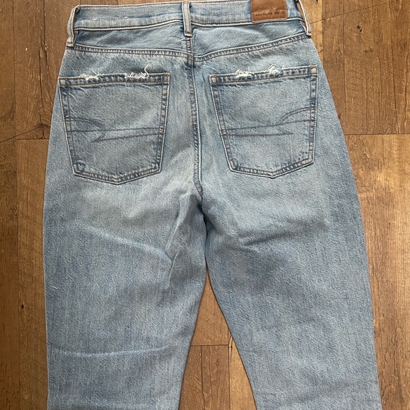 American Eagle 90s Bootcut Jeans Distressed Light Wash High Rise Long Size 2 - Picture 10 of 13